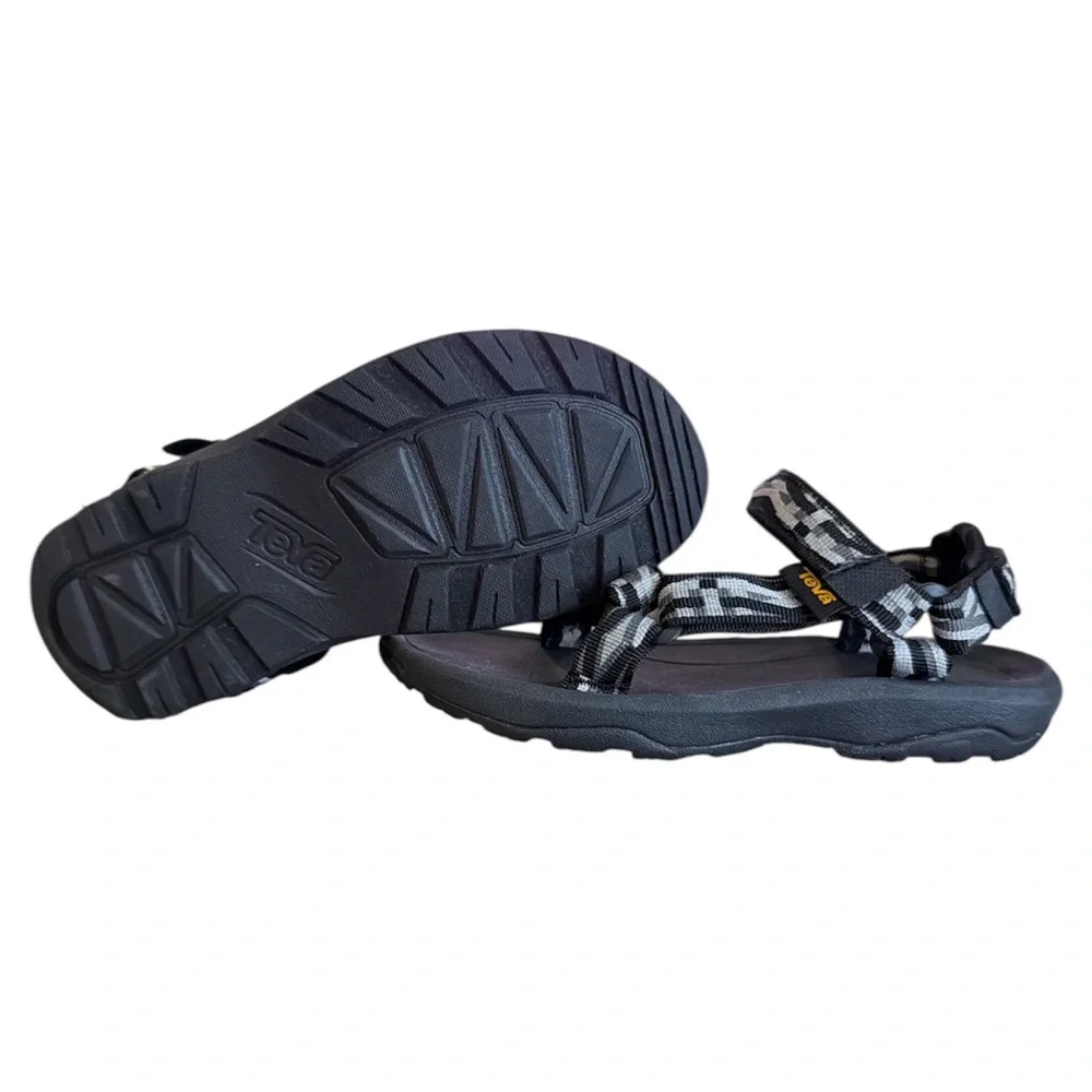 TEVA Hurricane XLT Black Gray Strappy Sport Sandals – Size 2 Youth